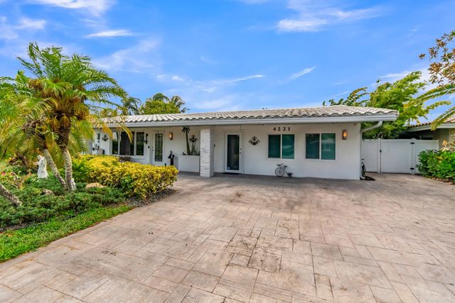 2 of 47 - 4221 Ne 16th Avenue, Oakland Park, FL