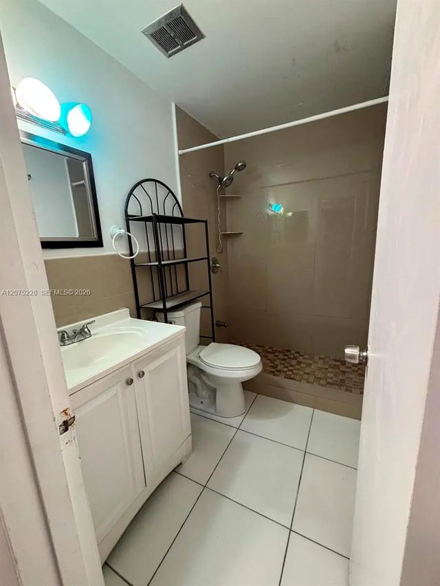 5 of 10 - 11195 Sw 1st Street #216, Sweetwater, FL