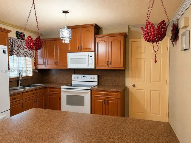 3 of 12 - 4441 Nw 173rd Drive, Miami Gardens, FL