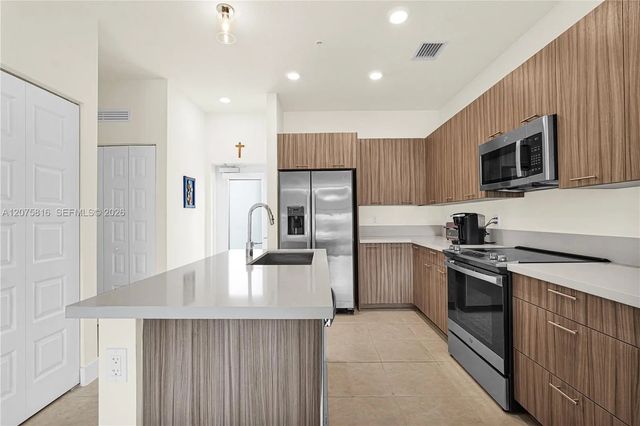 5 of 47 - 8301 Nw 41st Street #b-303, Doral, FL