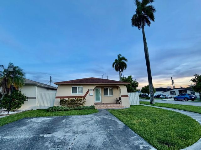 1092 W 32nd Street, Hialeah