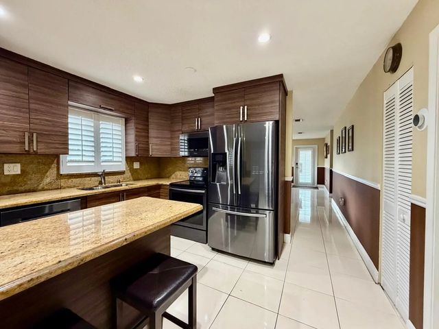 2 of 34 - 1092 W 32nd Street, Hialeah, FL