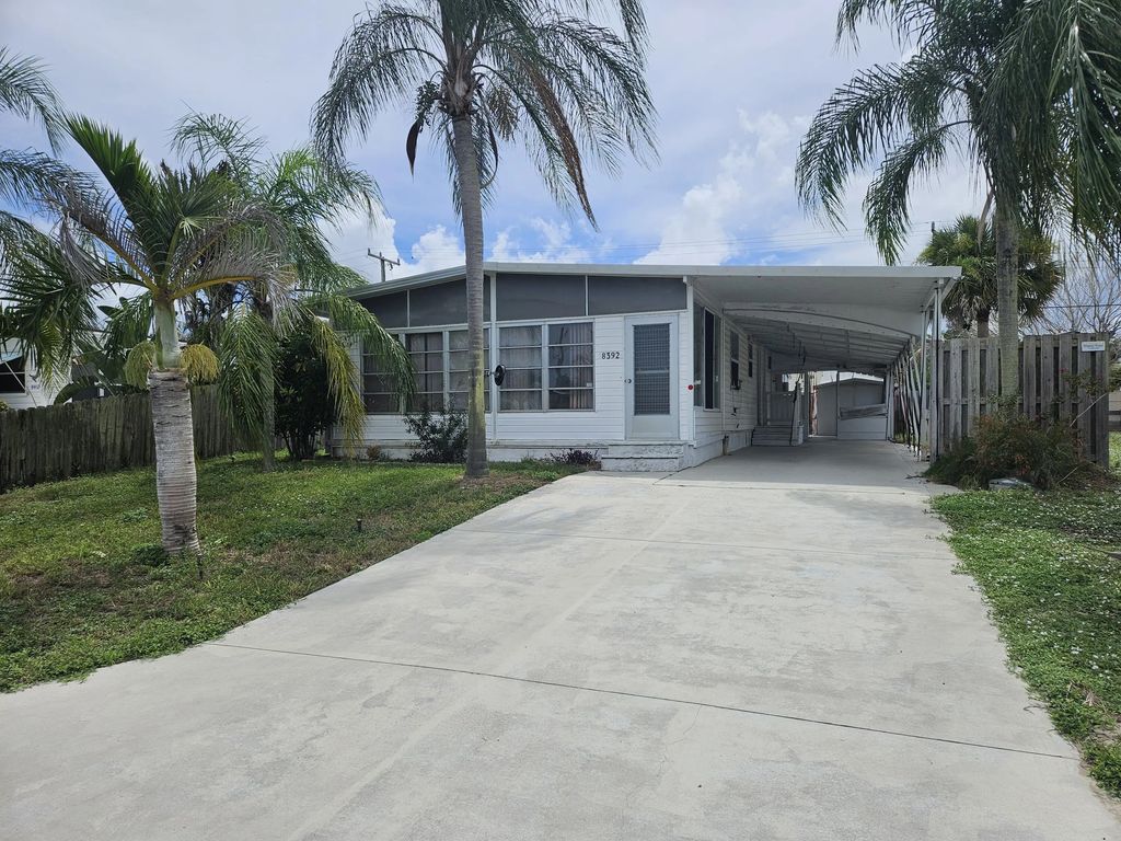 8392 Se Skylark Avenue, Hobe Sound