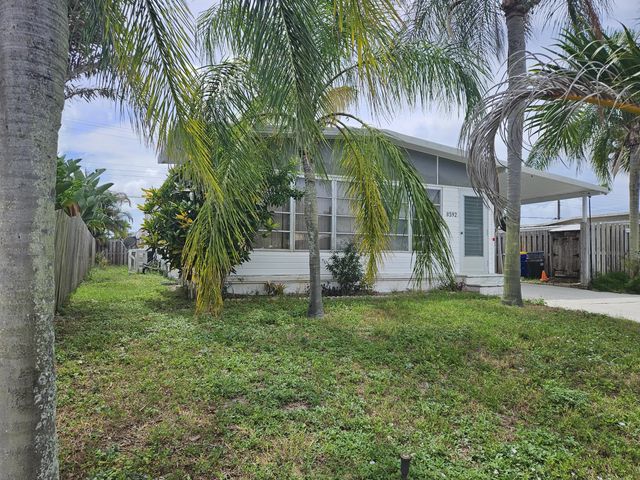 2 of 39 - 8392 Se Skylark Avenue, Hobe Sound, FL