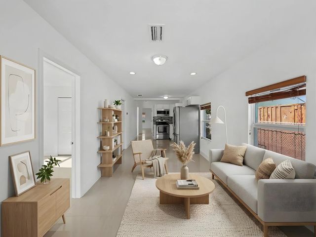 1880 Nw 65th Street, Miami