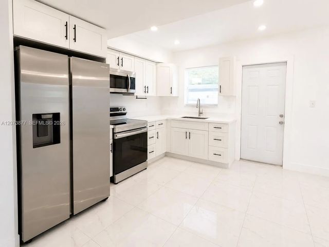 4 of 28 - 1800 Ne 154th Street, North Miami Beach, FL