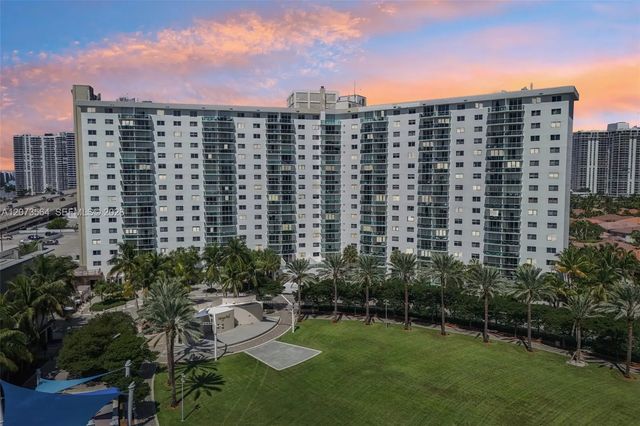 2 of 39 - 19370 Collins Avenue #1120, Sunny Isles Beach, FL