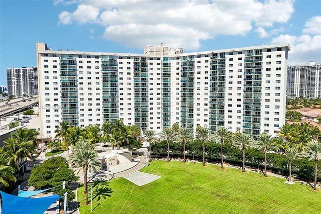 4 of 39 - 19370 Collins Avenue #1120, Sunny Isles Beach, FL