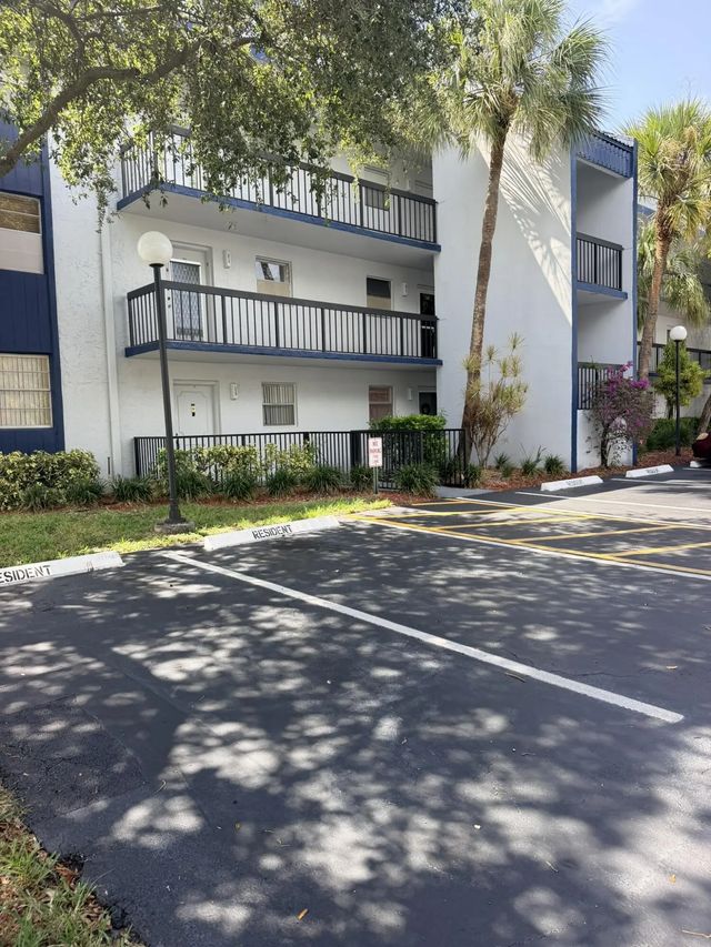 3 of 11 - 3150 Holiday Springs Boulevard #8-111, Margate, FL