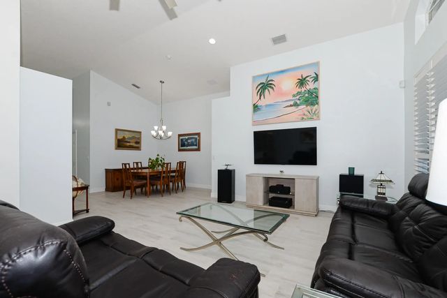 5 of 43 - 1039 Se Westminster Place, Stuart, FL