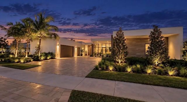 16600 Sunset Way, Weston