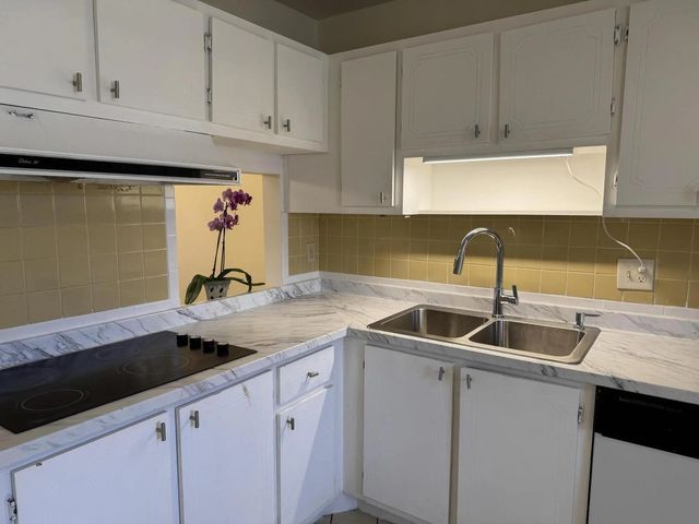 3 of 20 - 5800 Fernley Drive W #17, West Palm Beach, FL