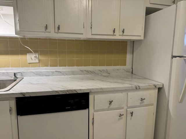 4 of 20 - 5800 Fernley Drive W #17, West Palm Beach, FL