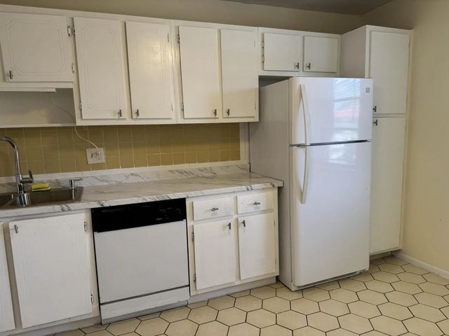 5 of 20 - 5800 Fernley Drive W #17, West Palm Beach, FL