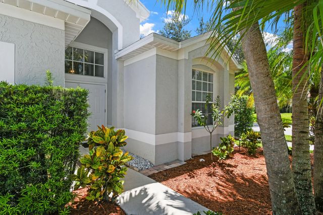 2 of 62 - 1983 Nw Marsh Rabbit Lane, Jensen Beach, FL