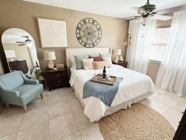 4 of 19 - 2690 N Nob Hill Road, Sunrise, FL