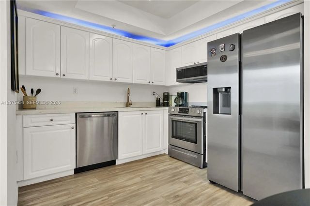 5 of 25 - 3500 Coral Way #1010, Miami, FL