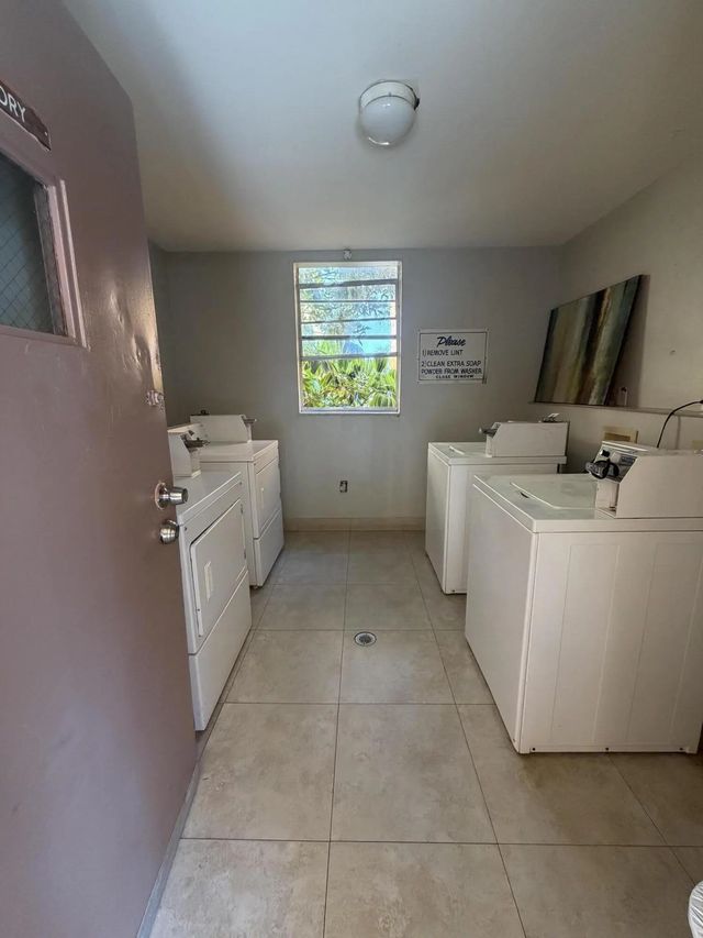 5 of 17 - 4304 Nw 9th Ave #2-3b, Deerfield Beach, FL