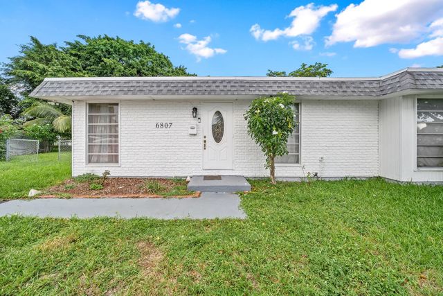 6807 Nw 80th Court, Tamarac
