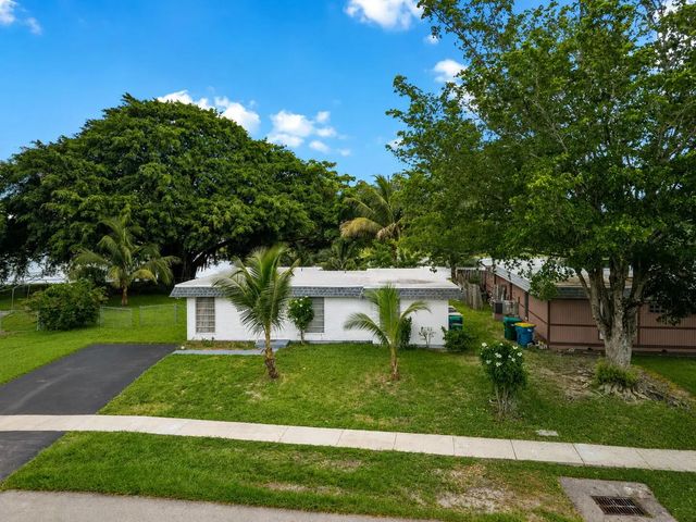 3 of 20 - 6807 Nw 80th Court, Tamarac, FL