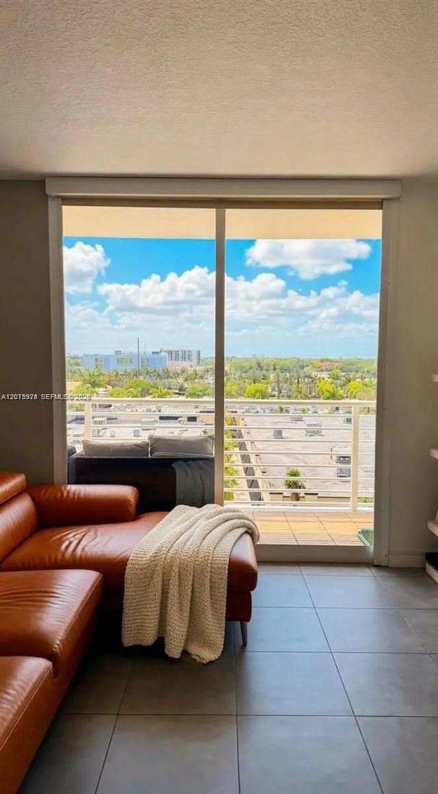 5 of 19 - 2775 Ne 187th Street #609, Aventura, FL