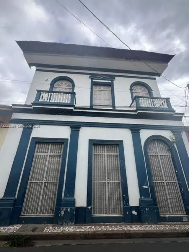 203 Ne Calle Estrada, 