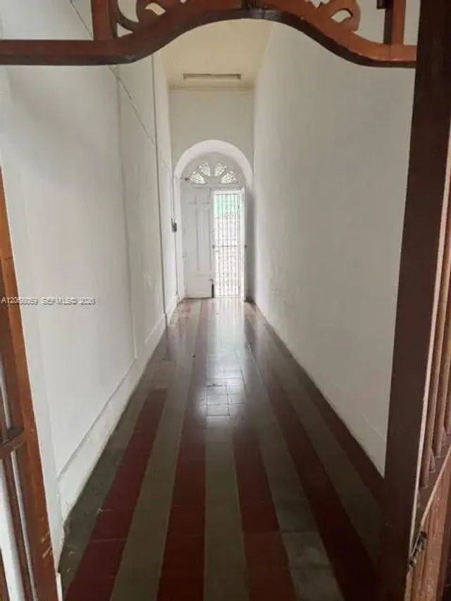 2 of 24 - 203 Ne Calle Estrada, , 