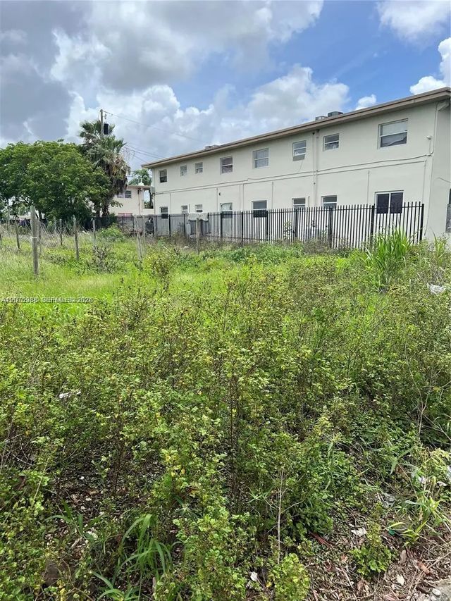 2 of 5 - 4 Sw St 187 Avenue, Homestead, FL