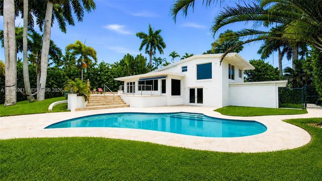 2 of 39 - 2613 Tortugas Lane, Fort Lauderdale, FL