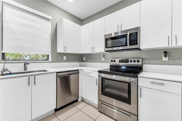 3 of 45 - 20397 Nw 6th Place, Miami Gardens, FL