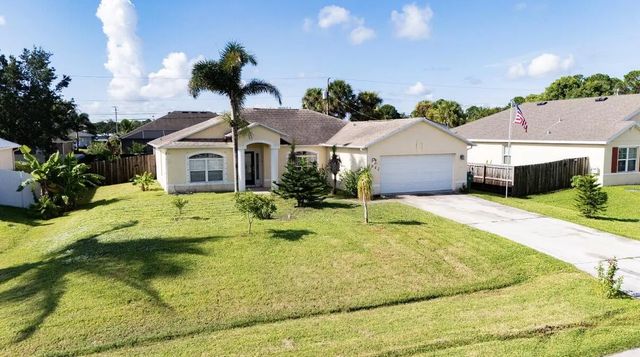 1042 Sw Dartmouth Avenue, Port St. Lucie
