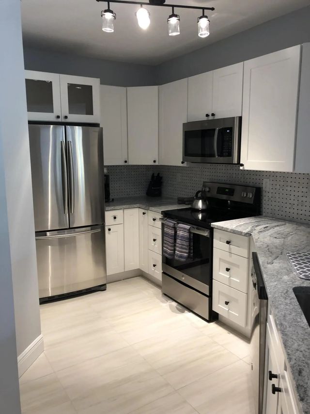 800 Uno Lago Drive #204, Juno Beach
