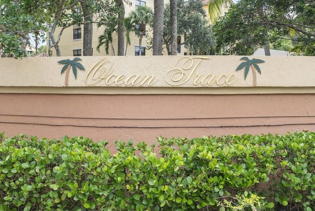 800 Uno Lago Drive #204, Juno Beach