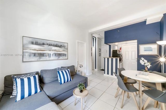 2 of 18 - 3030 Collins Avenue #1g, Miami Beach, FL