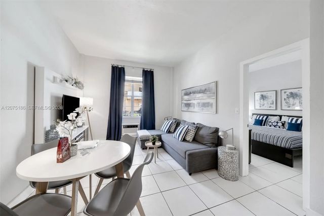 4 of 18 - 3030 Collins Avenue #1g, Miami Beach, FL