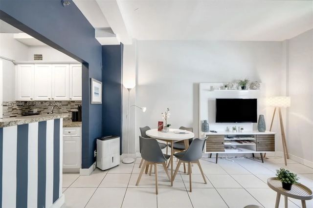 5 of 18 - 3030 Collins Avenue #1g, Miami Beach, FL