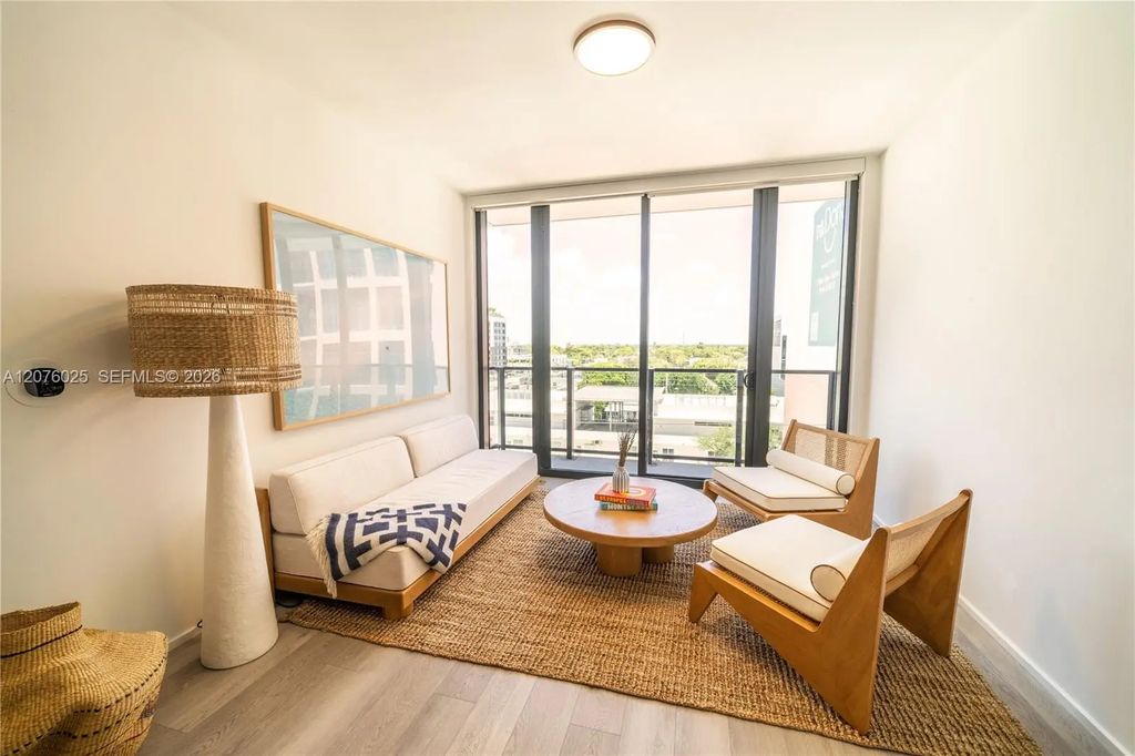 176 Nw 25th Street #550, Miami