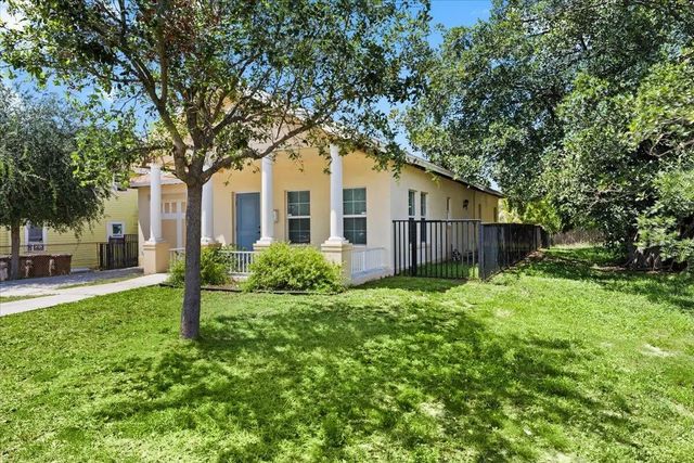 4 of 28 - 917 14th Street, West Palm Beach, FL