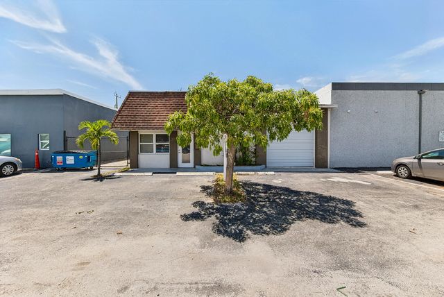 30 Sw 5th Court, Pompano Beach