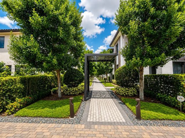 5 of 51 - 4318 Nw 81st Avenue, Doral, FL