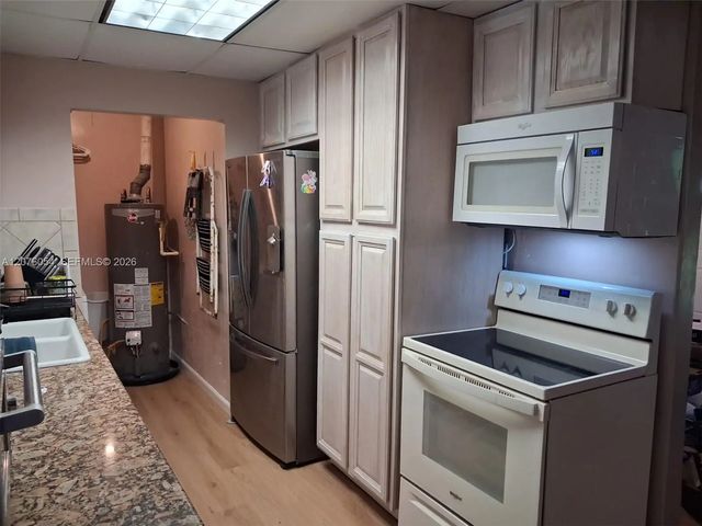 4 of 27 - 6359 Sw 2nd Street, Margate, FL
