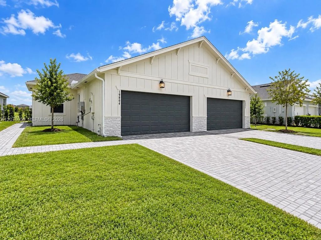 19804 Whispering Creek Road #19804, Loxahatchee