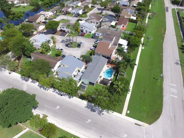 5 of 27 - 924 Cumberland Terrace, Davie, FL