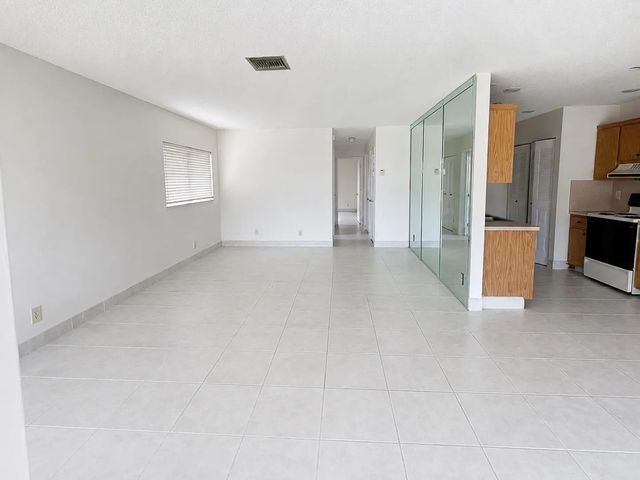 2 of 21 - 3319 Americo Drive, West Palm Beach, FL