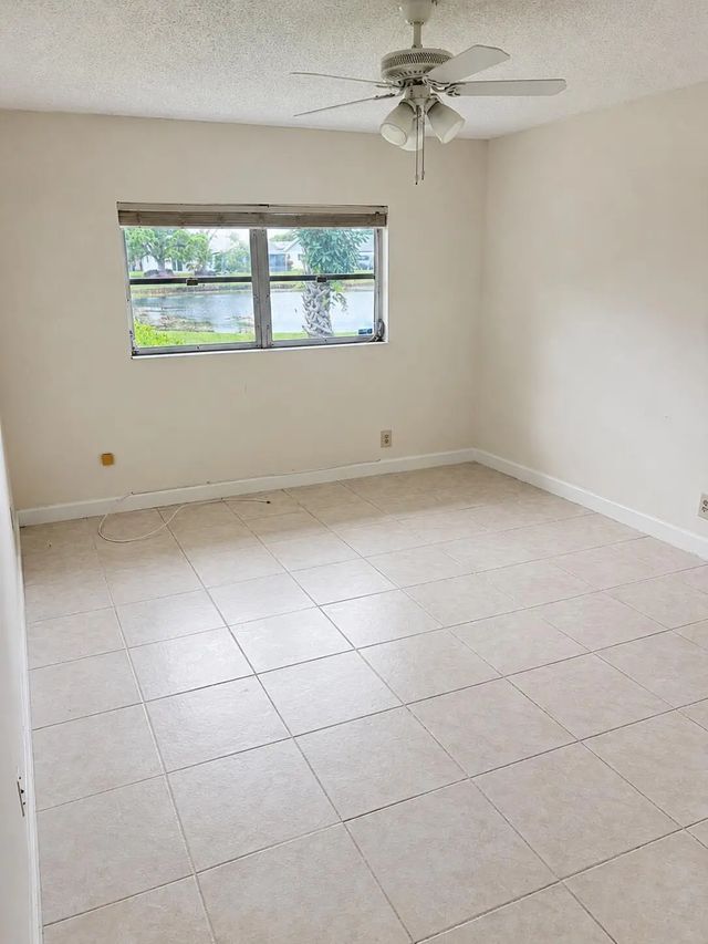 5 of 21 - 3319 Americo Drive, West Palm Beach, FL