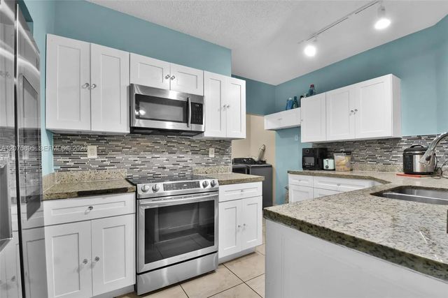 1419 Avon Lane #216, North Lauderdale