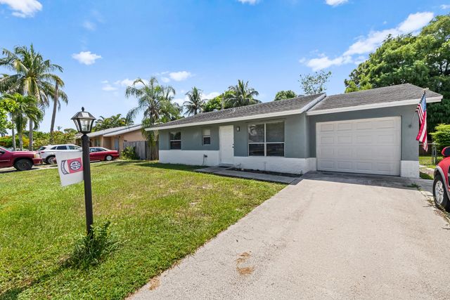 6296 Carthage Circle N, Greenacres
