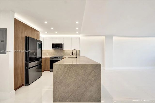 4 of 41 - 1400 S Ocean Drive #1205, Hollywood, FL