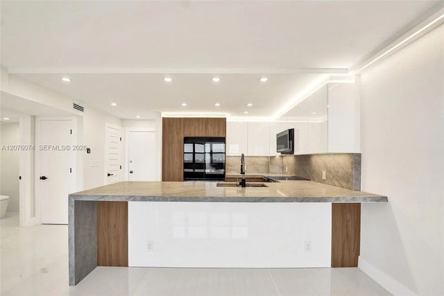5 of 41 - 1400 S Ocean Drive #1205, Hollywood, FL