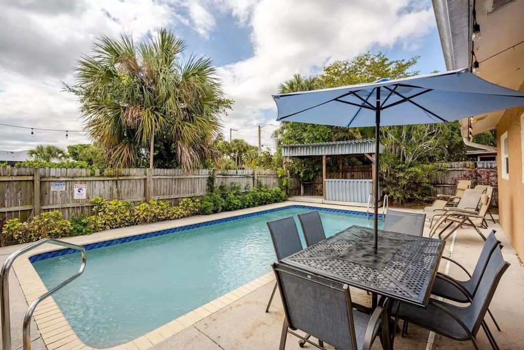 6528 Country Wood Way, Delray Beach